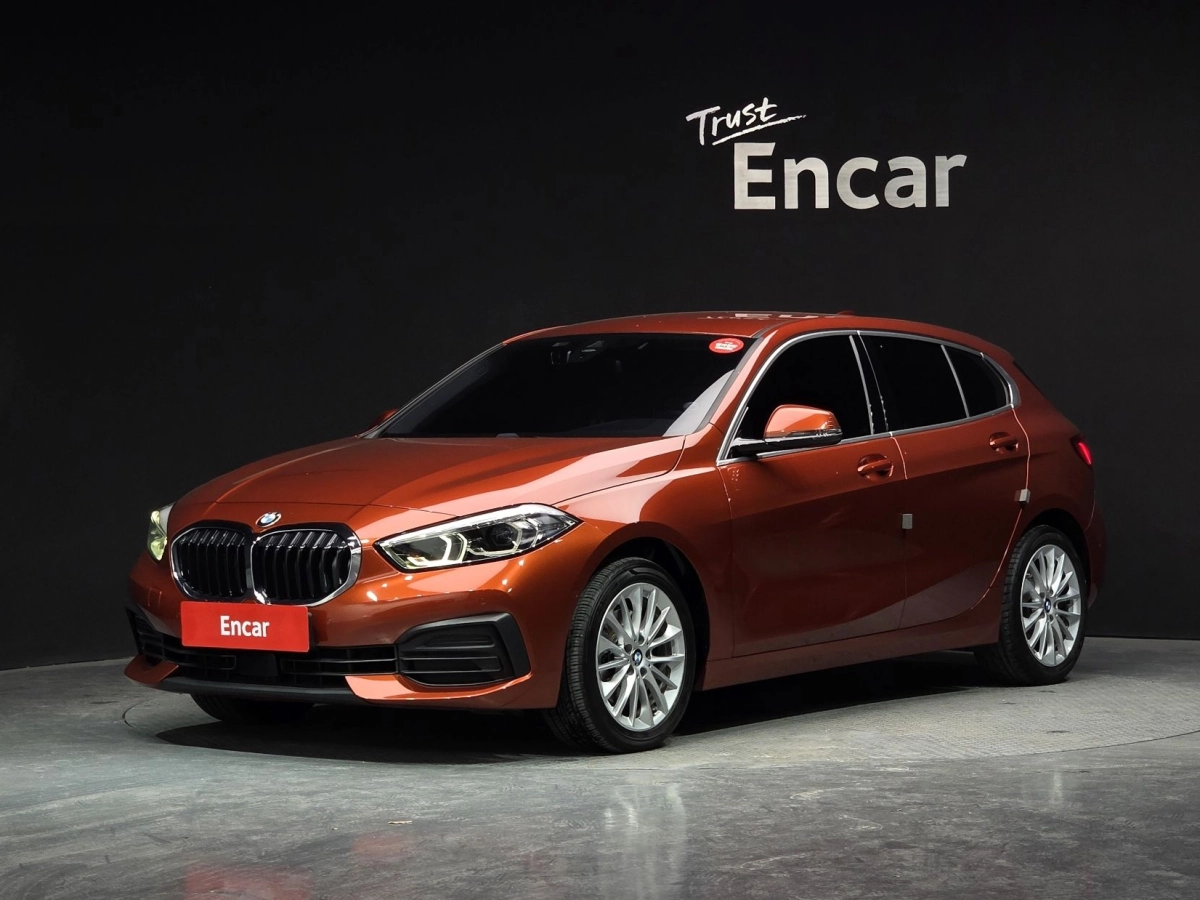 BMW 1-SERIES F40  2021