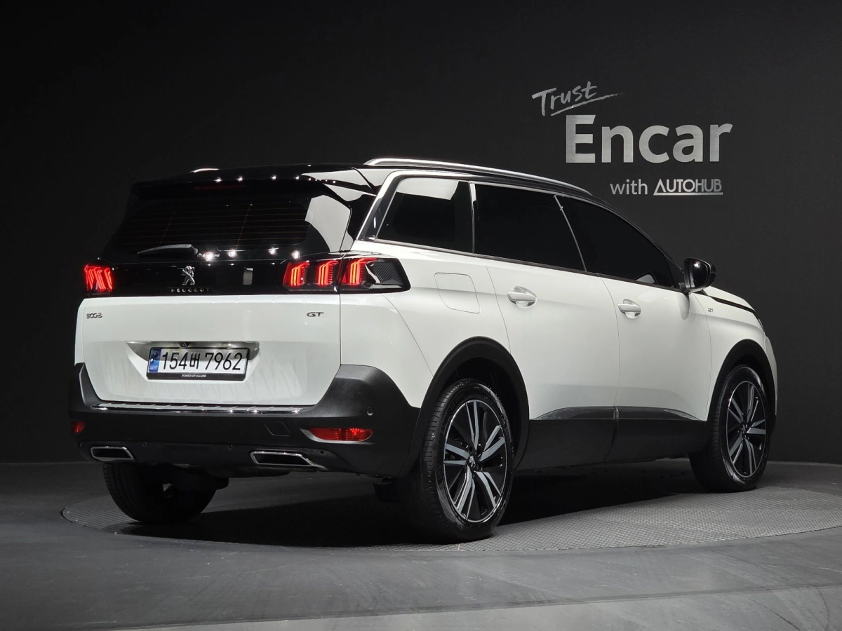 PEUGEOT 5008