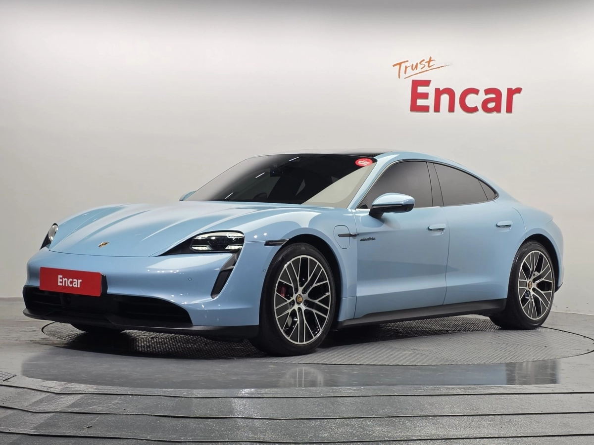 PORSCHE TAYCAN  2020