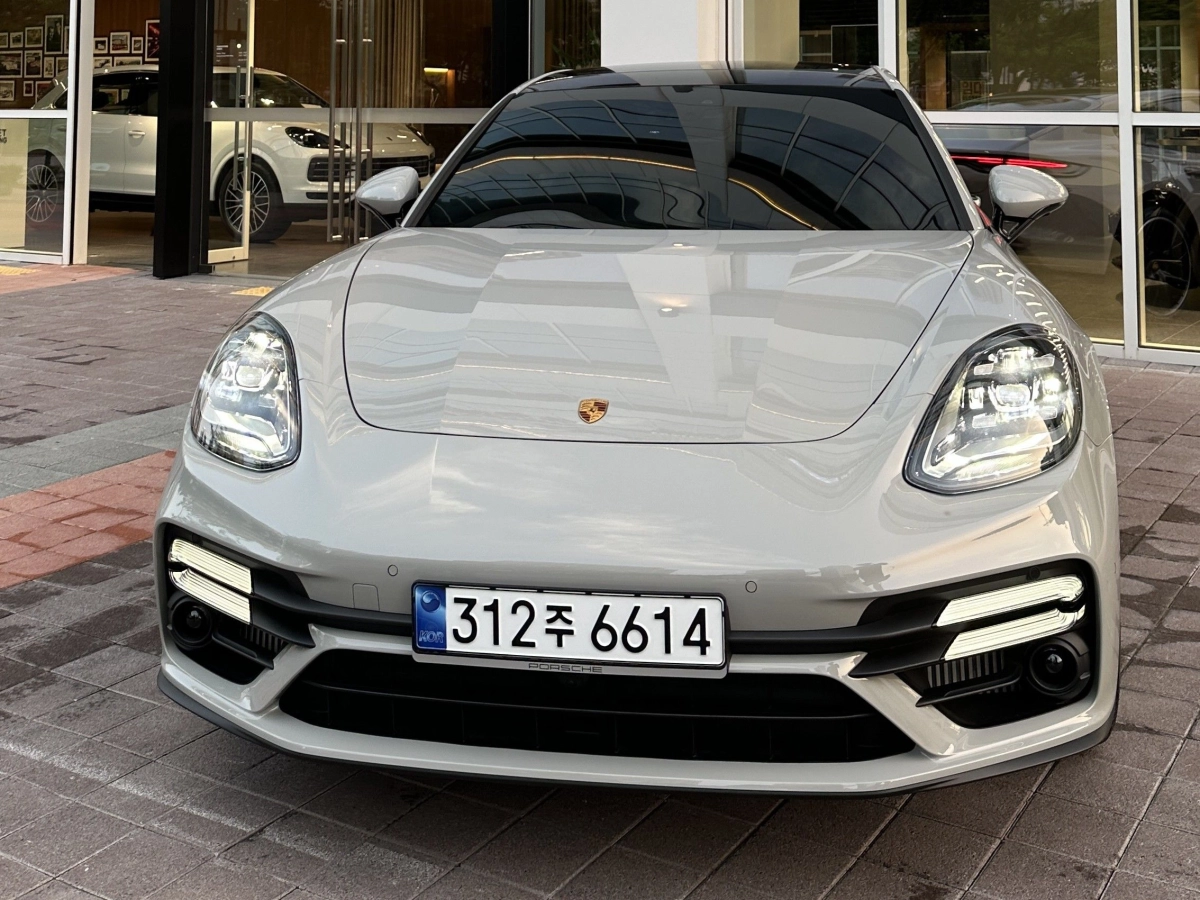 PORSCHE PANAMERA 971  2023