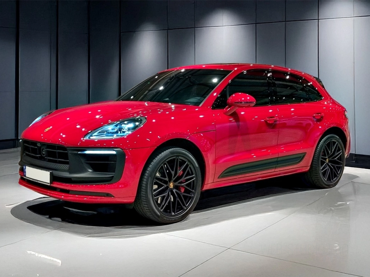 PORSCHE MACAN