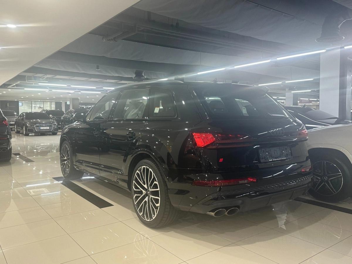 AUDI SQ7 4M