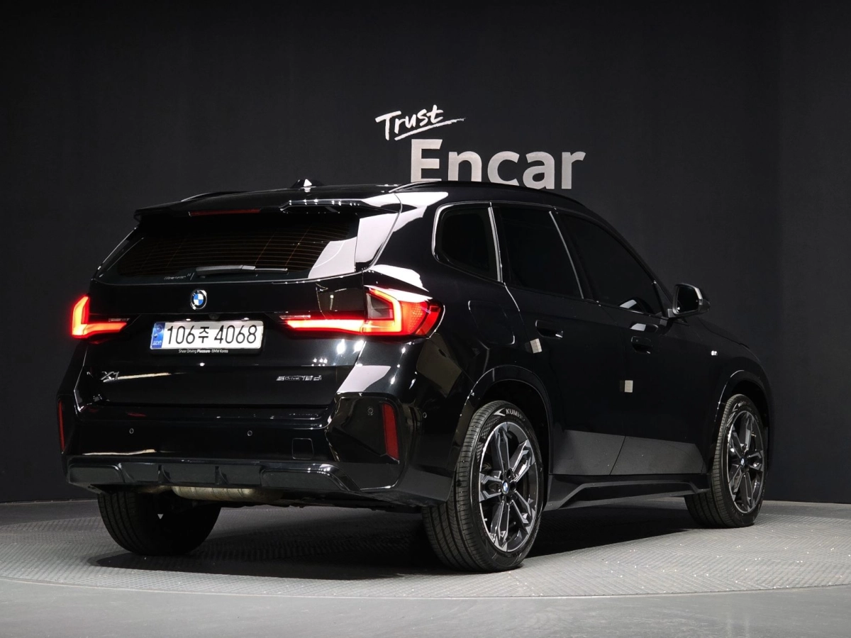 BMW X1 U11
