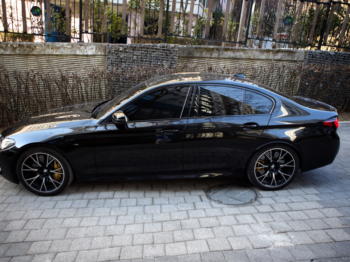 BMW M5 F90  2021