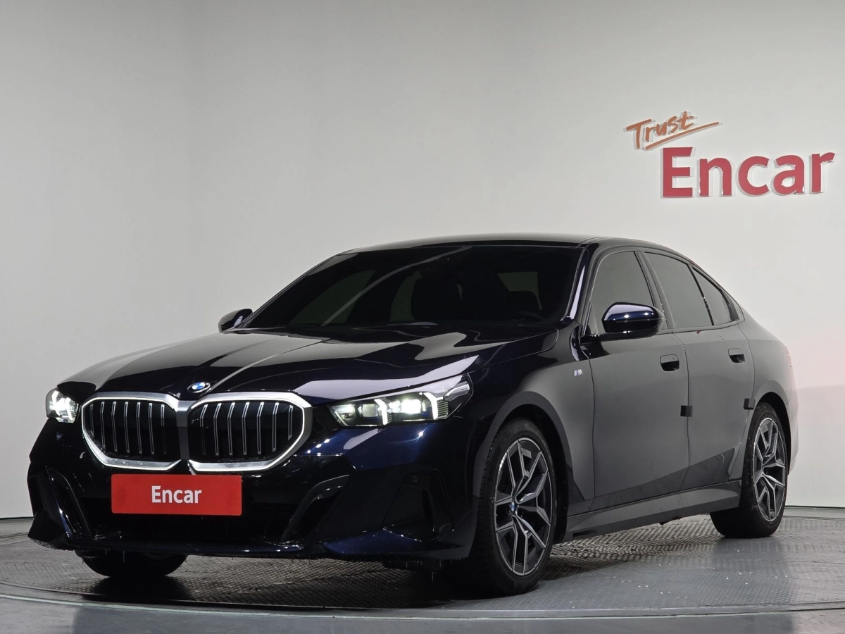 BMW 5-SERIES G60 2024