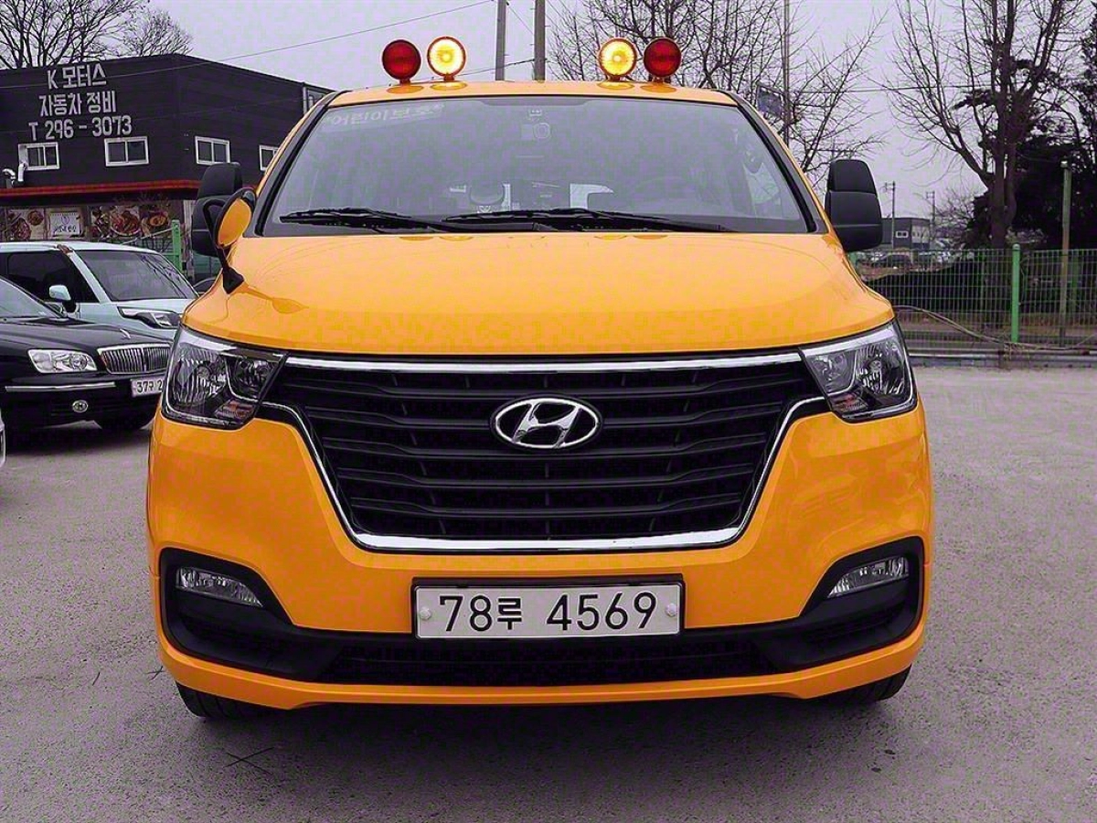 HYUNDAI STAREX GRAND