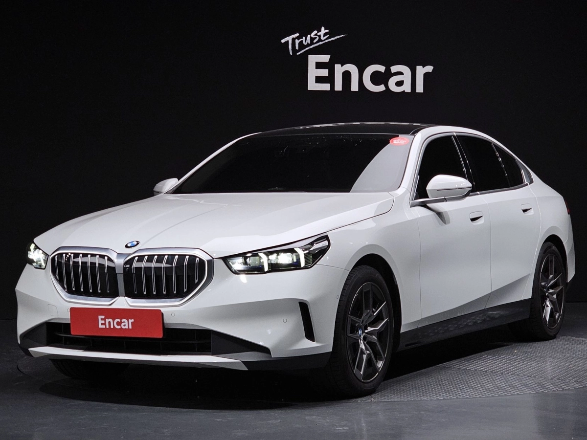 BMW 5-SERIES G60 2023