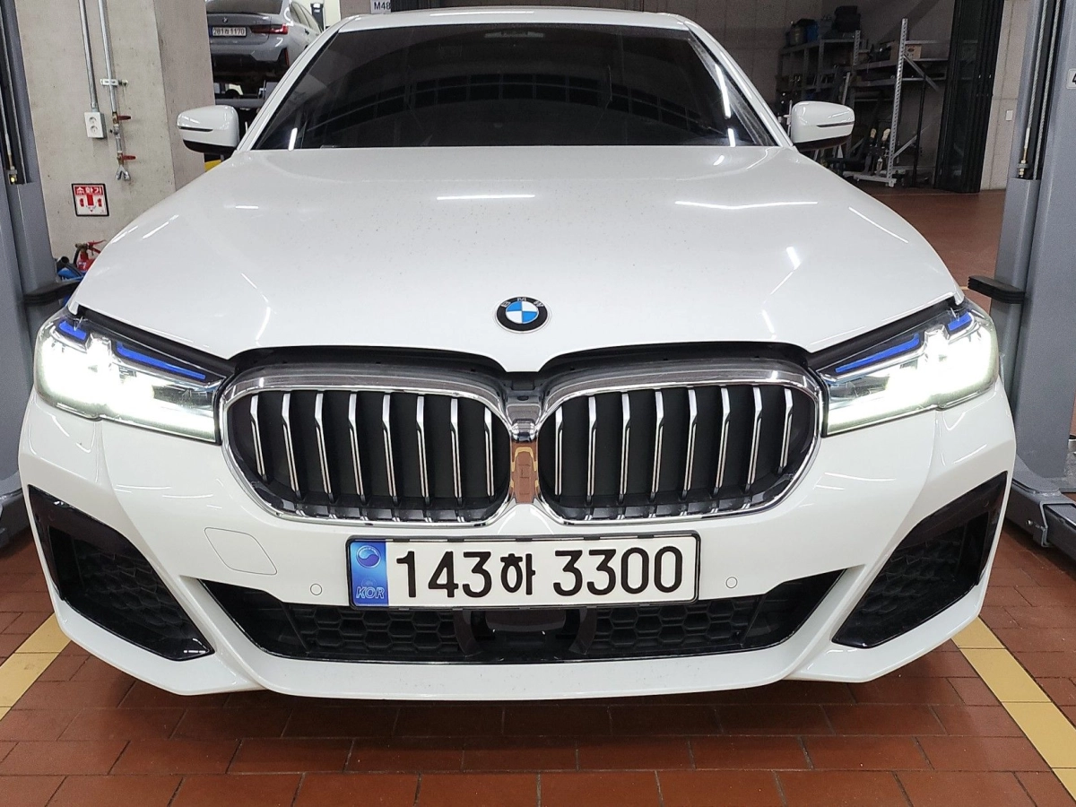 BMW 5-SERIES G30 2022
