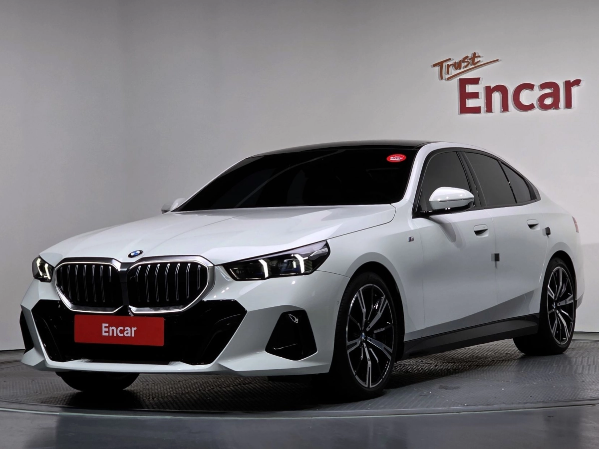 BMW 5-SERIES G60 2023