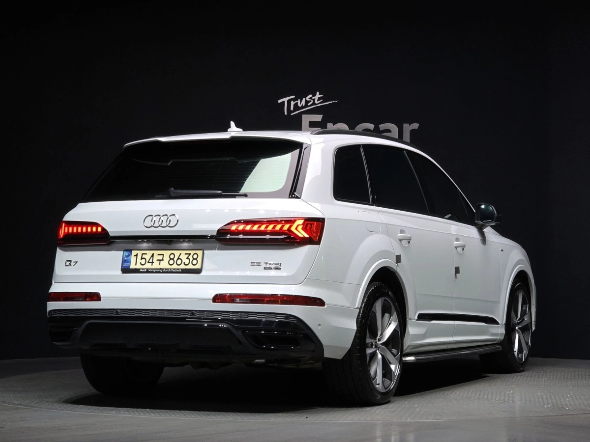 AUDI Q7 4M