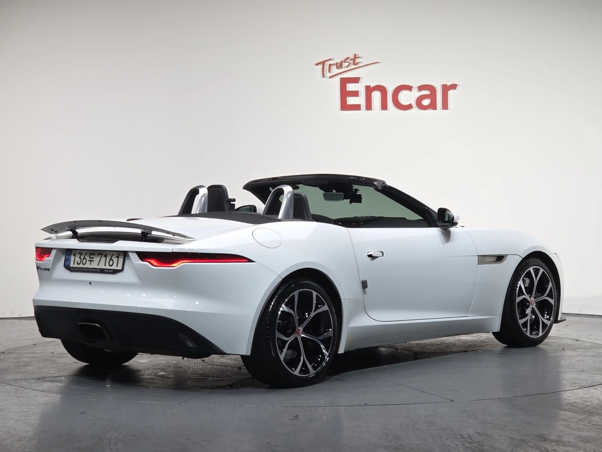 JAGUAR F-TYPE  2021