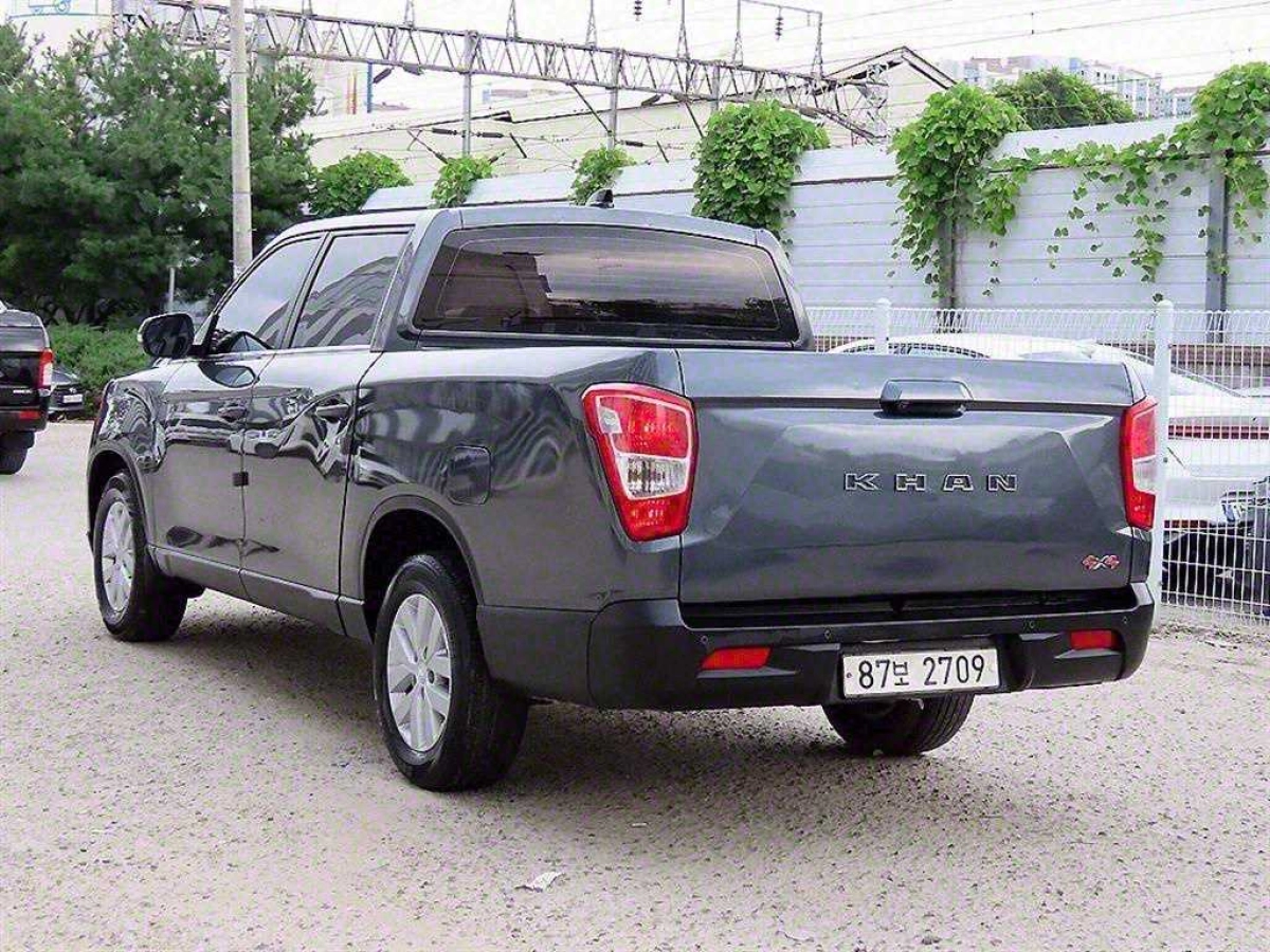 SSANGYONG REXTON SPORTS CAR