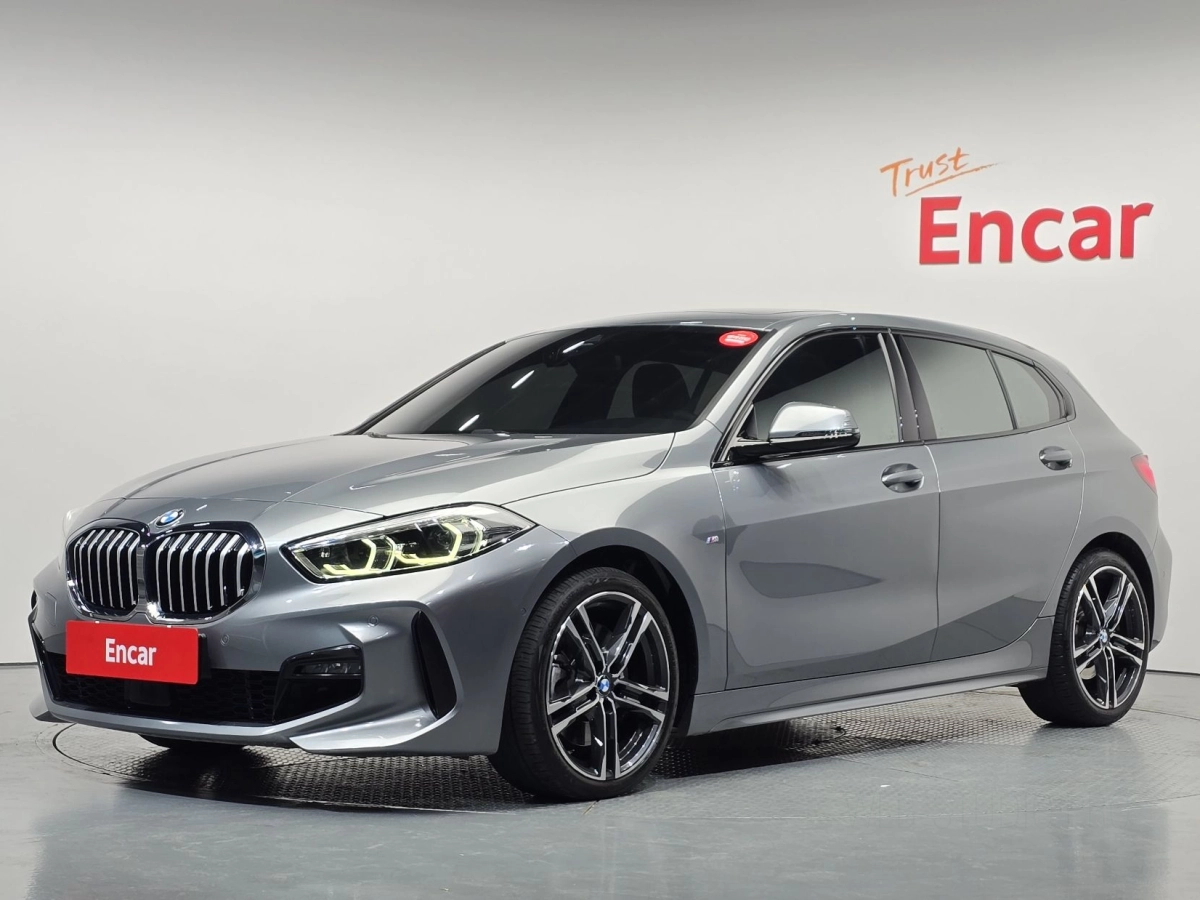 BMW 1-SERIES F40