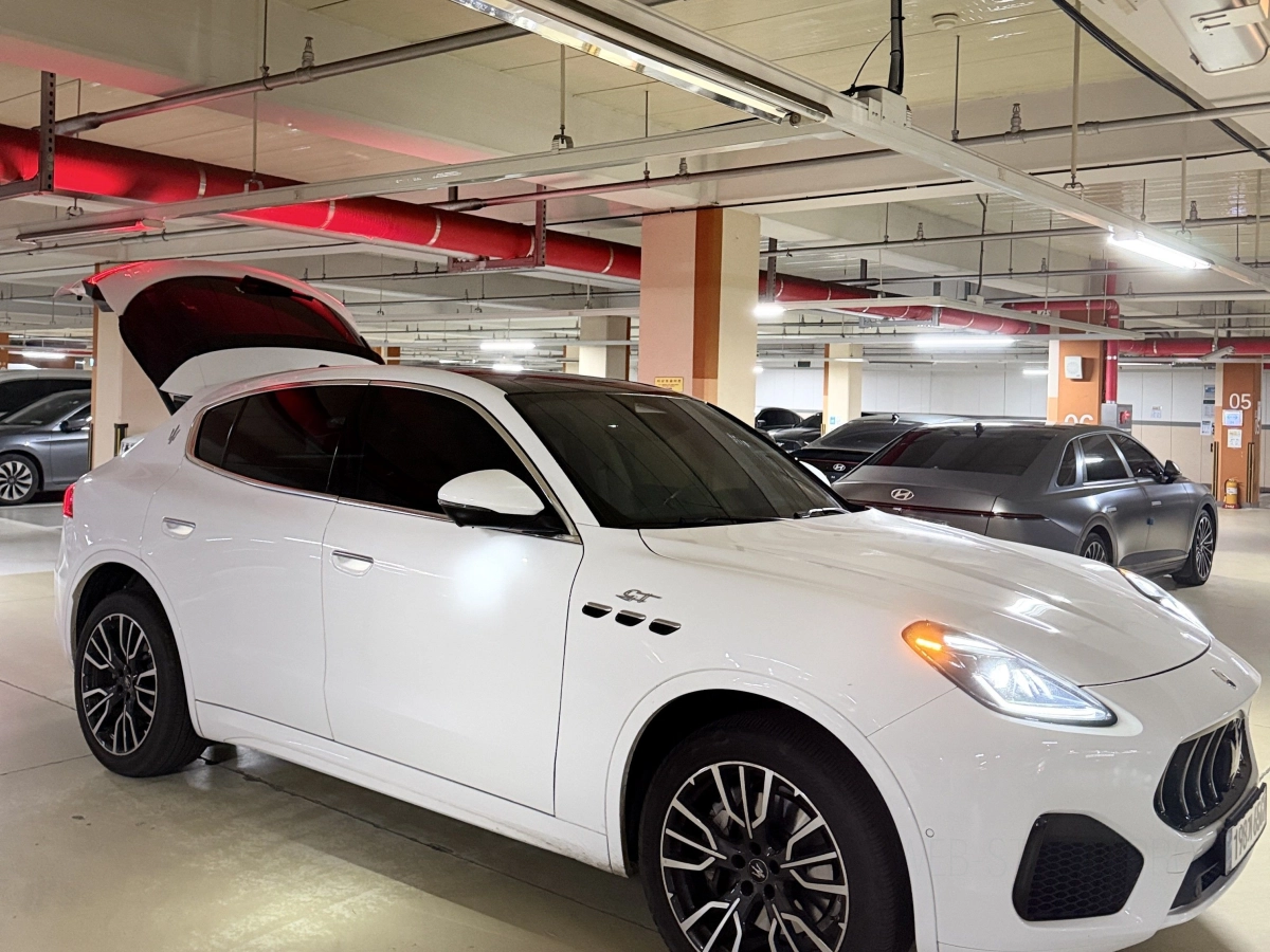 MASERATI GRECALE  2023