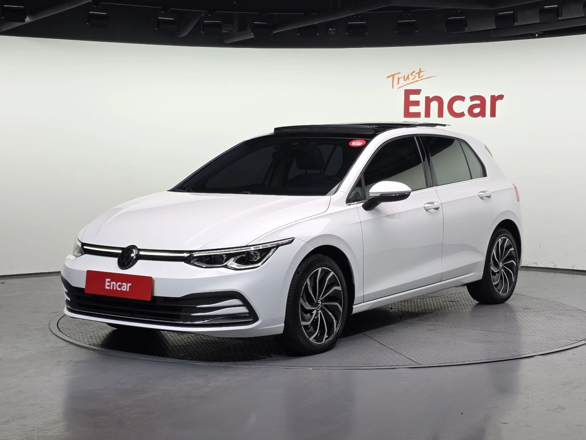 VOLKSWAGEN GOLF  2022