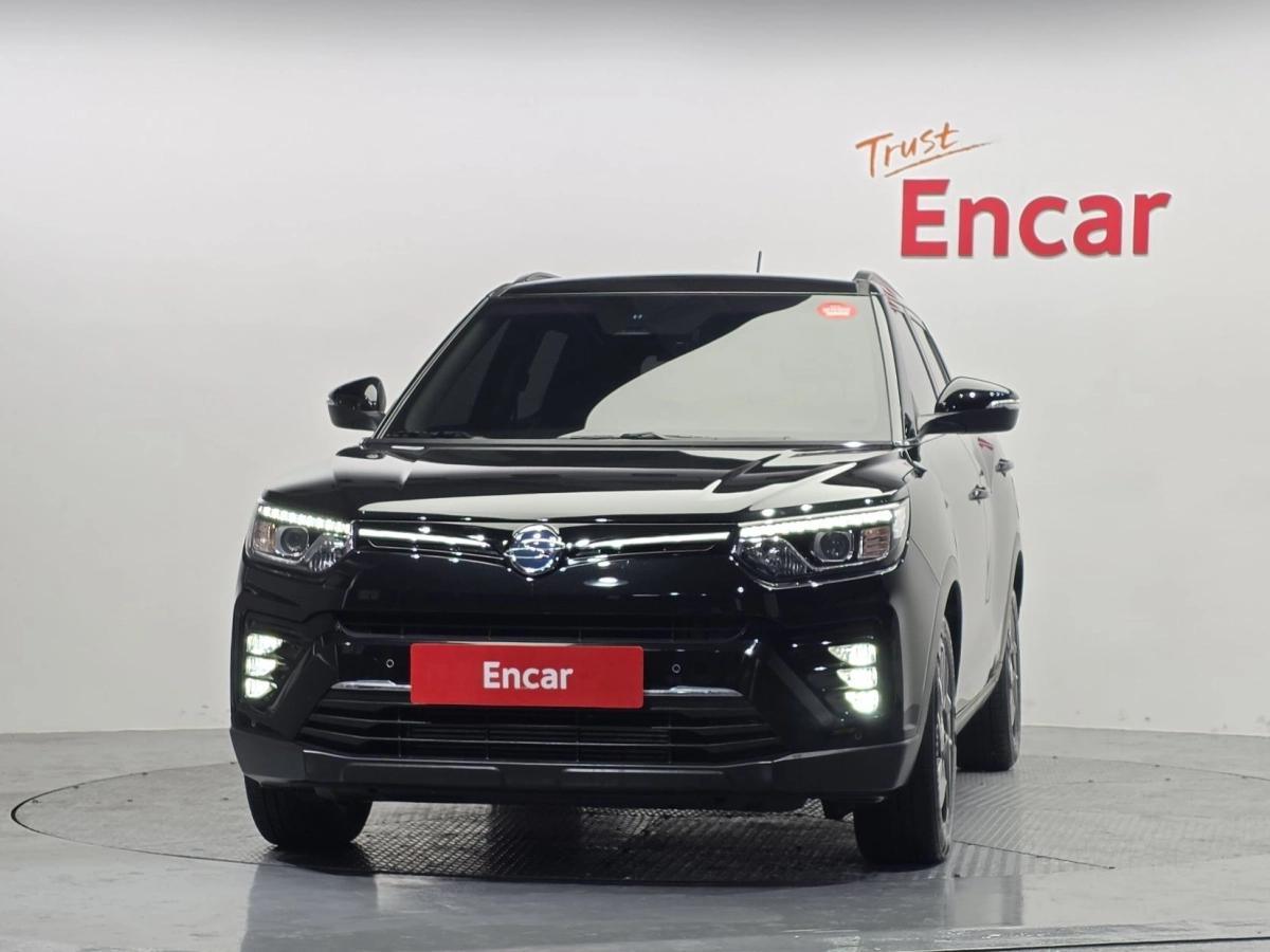 SSANGYONG TIVOLI VERY NEW