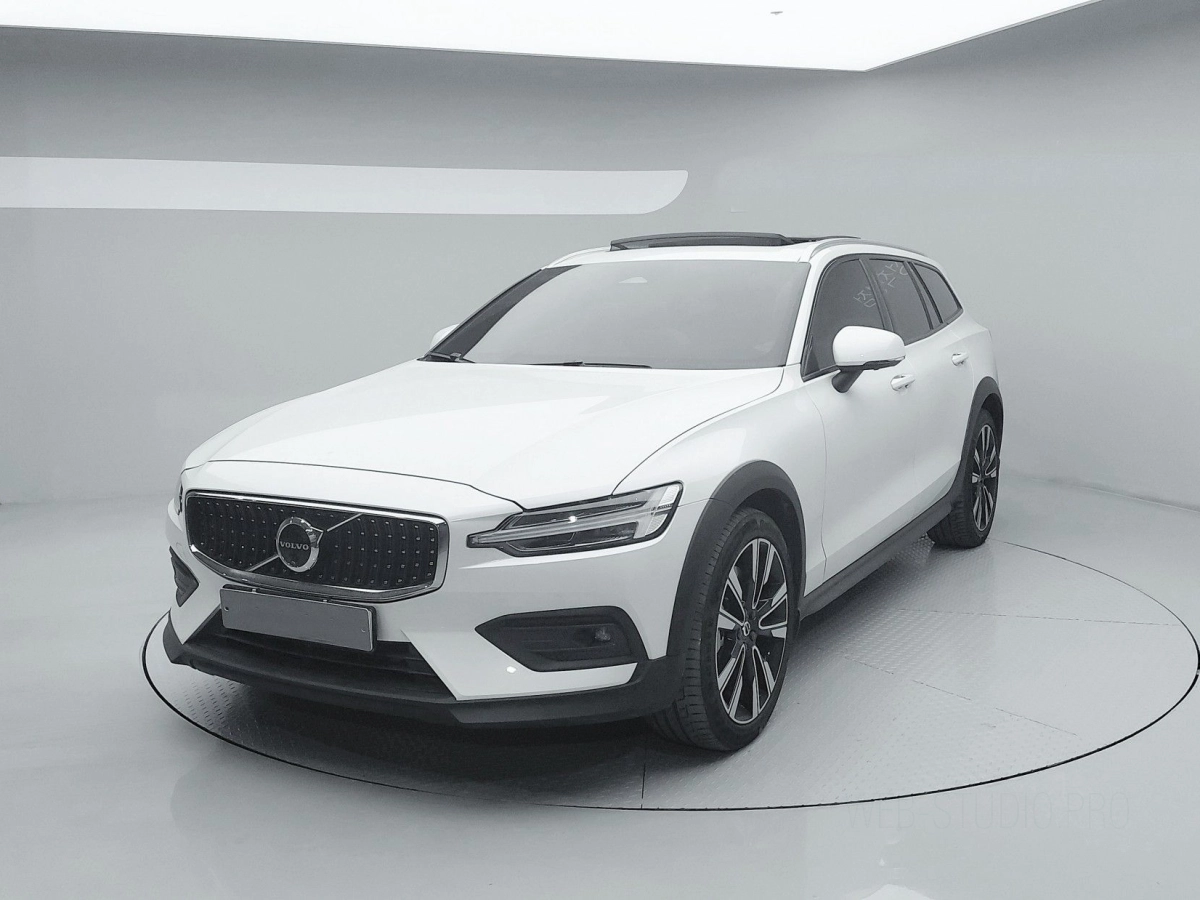 VOLVO V60 CROSS COUNTRY  2024