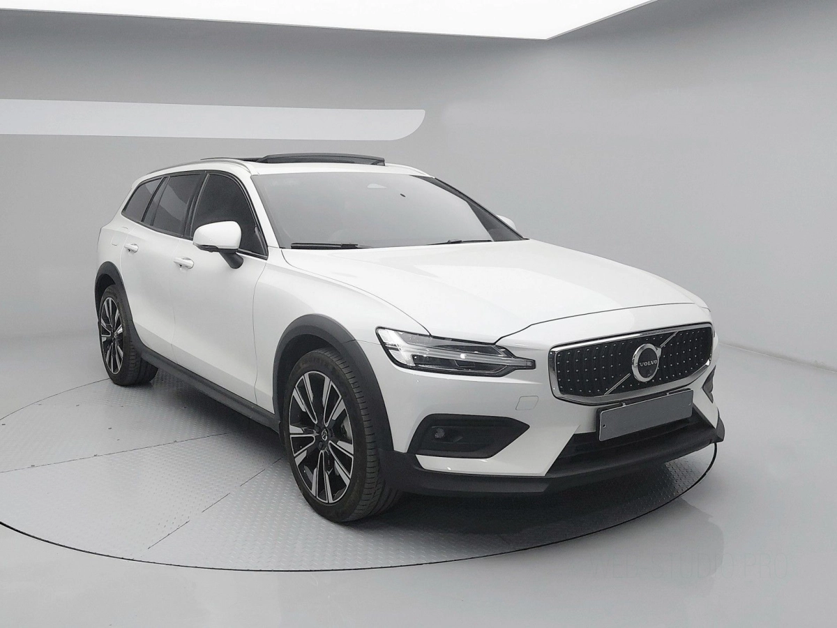 VOLVO V60 CROSS COUNTRY