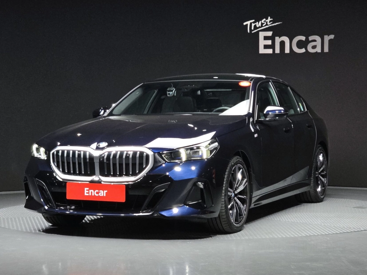 BMW 5-SERIES G60 2025