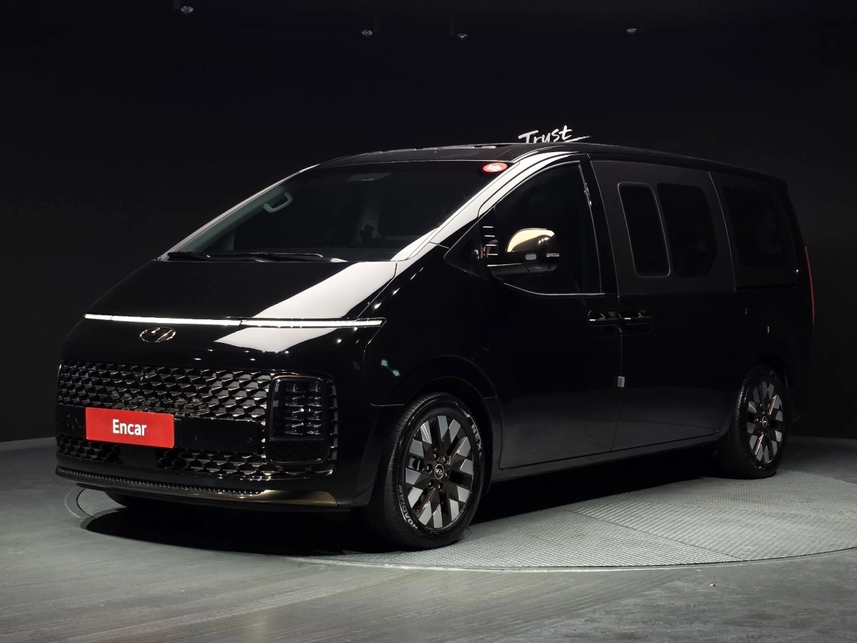 HYUNDAI STARIA 2023