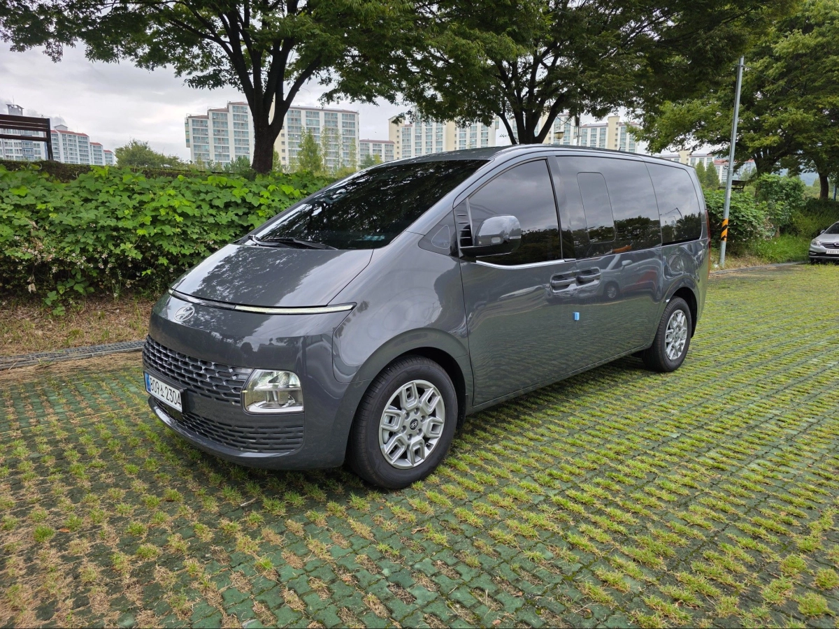 HYUNDAI STARIA  2025