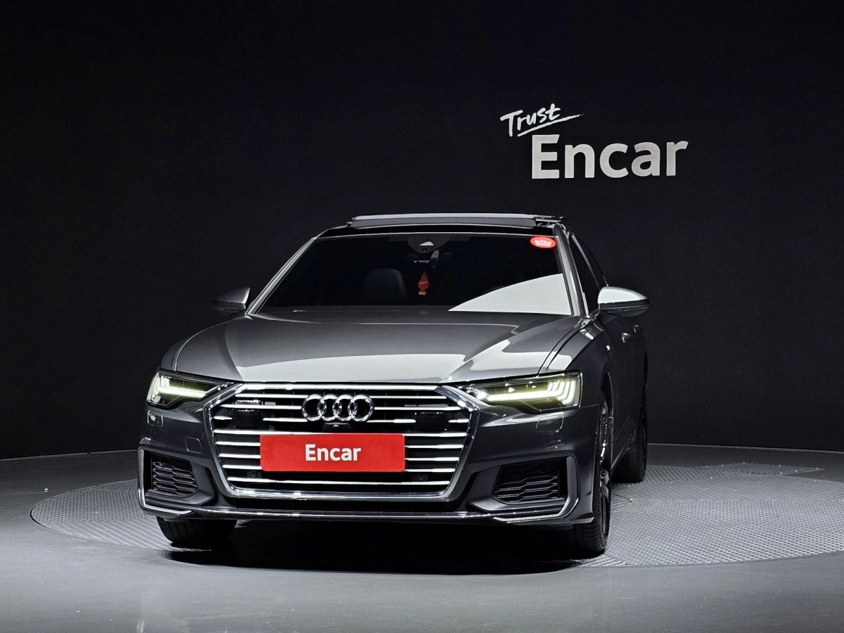 AUDI A6 C8