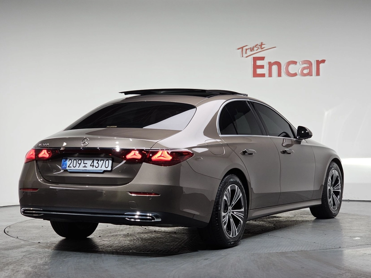 MERCEDES BENZ E-CLASS W214  2025