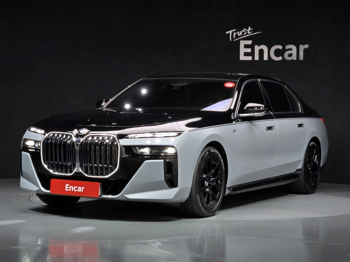 BMW 7-SERIES G70 2025