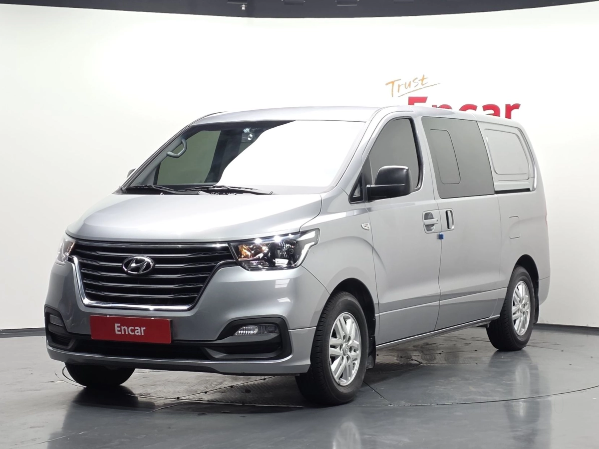 HYUNDAI STAREX GRAND  2020