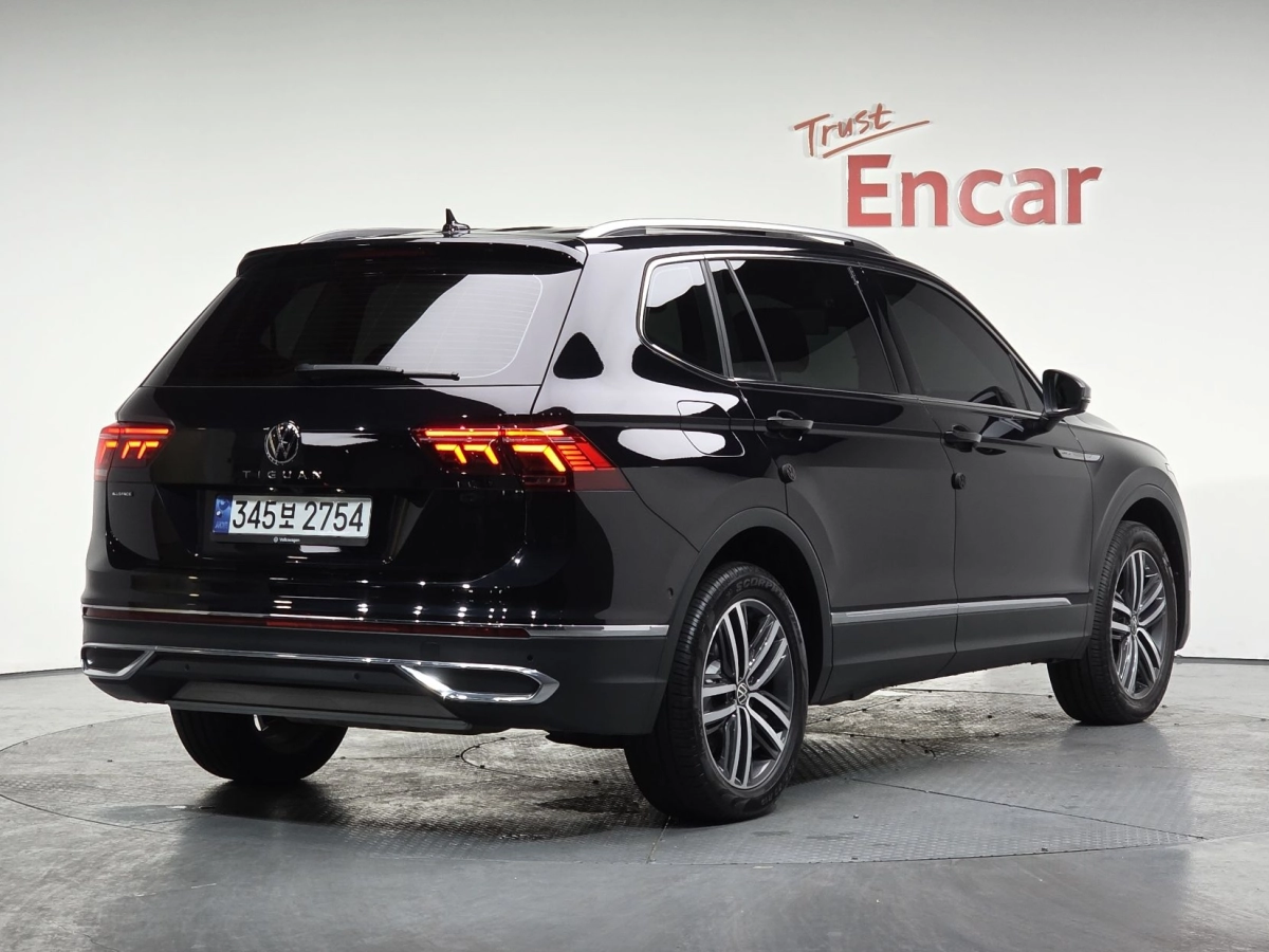 VOLKSWAGEN TIGUAN ALLSPACE