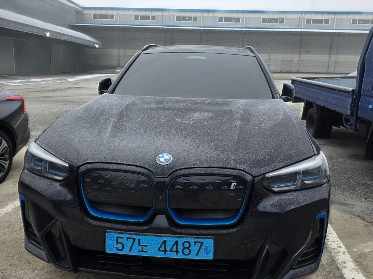 BMW IX3