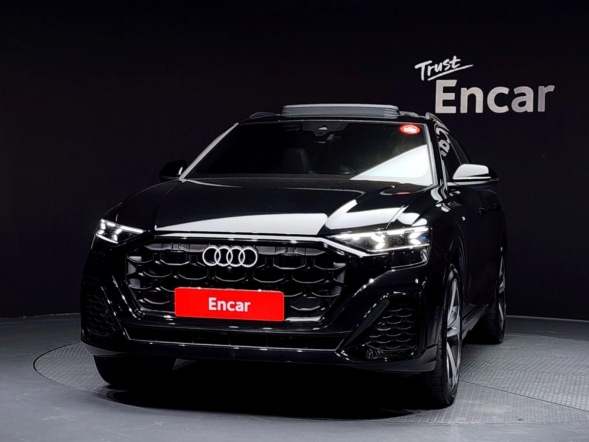 AUDI Q8 4M