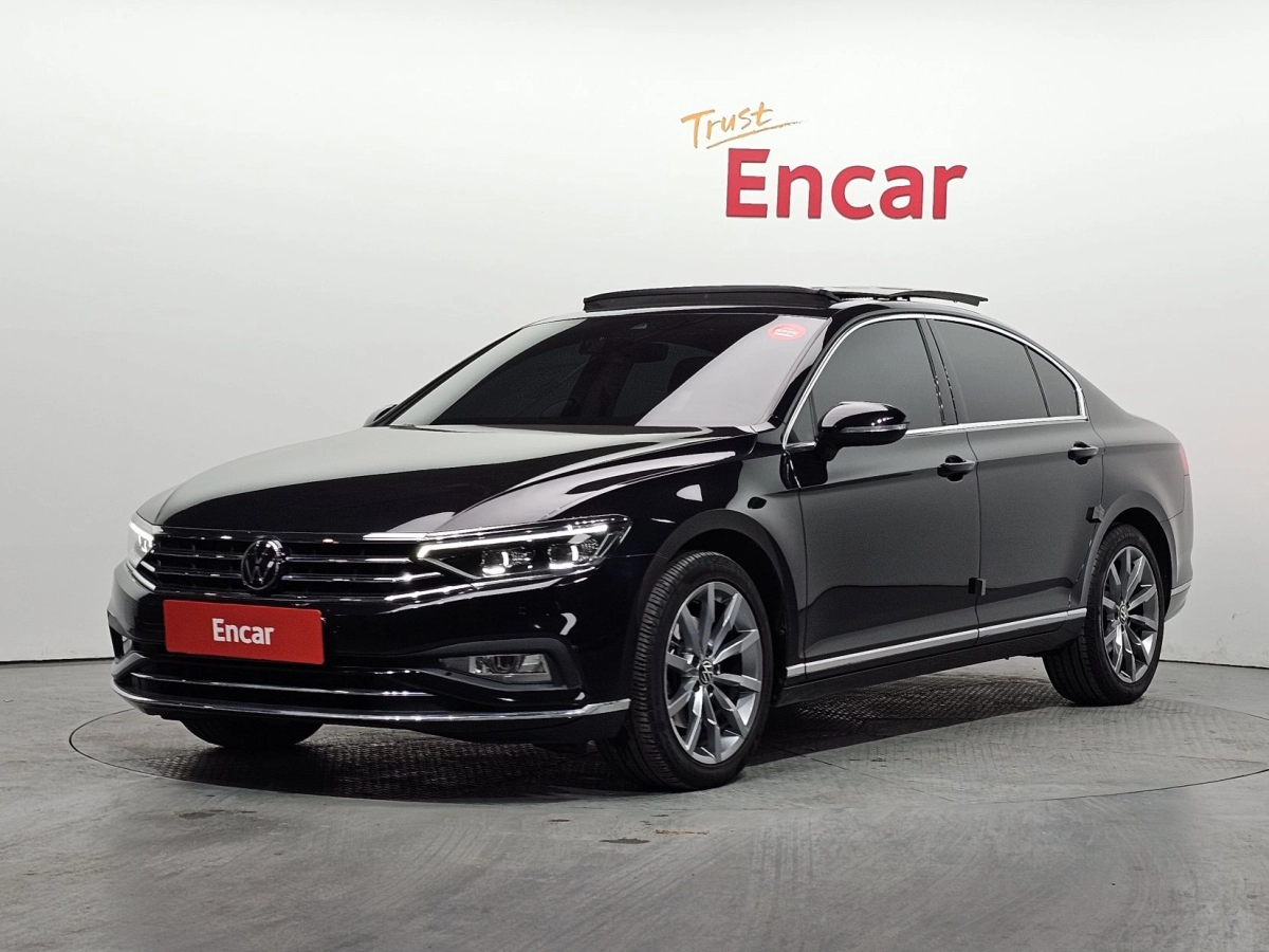 VOLKSWAGEN PASSAT GT B8  2022