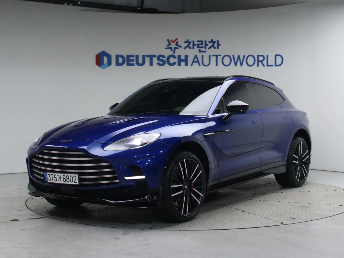 ASTON MARTIN DBX  2023