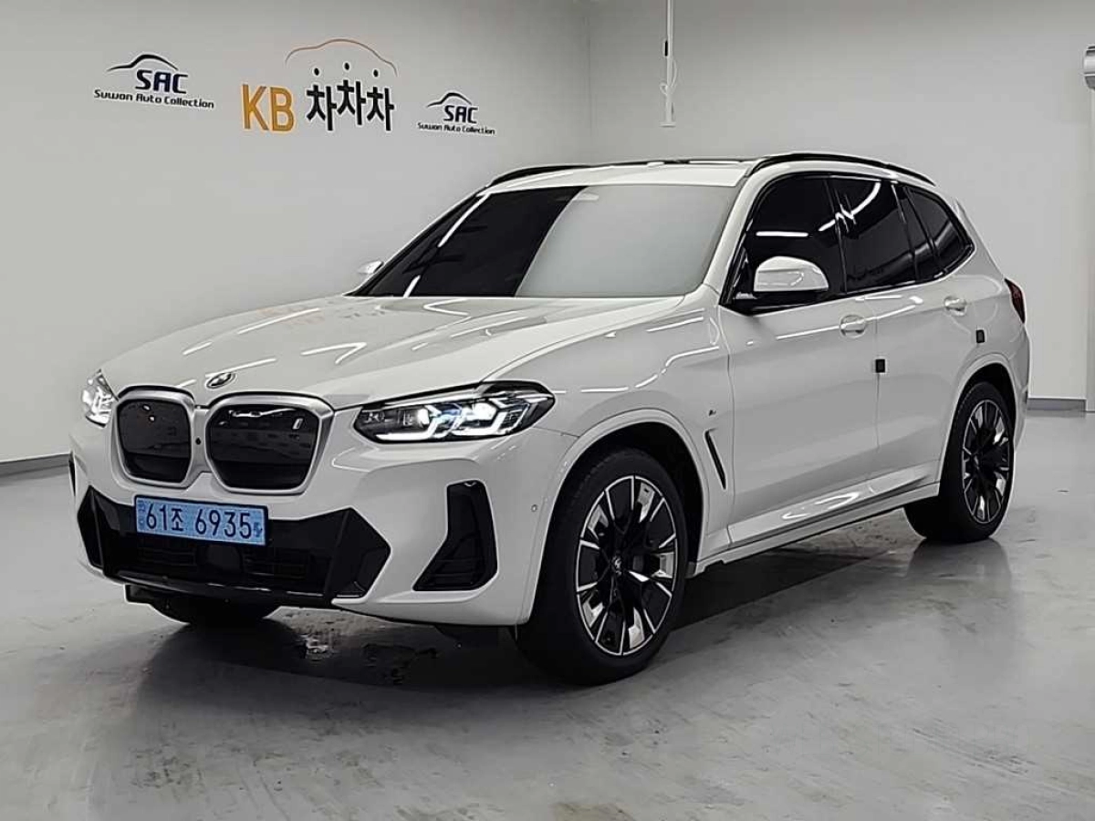 BMW IX3