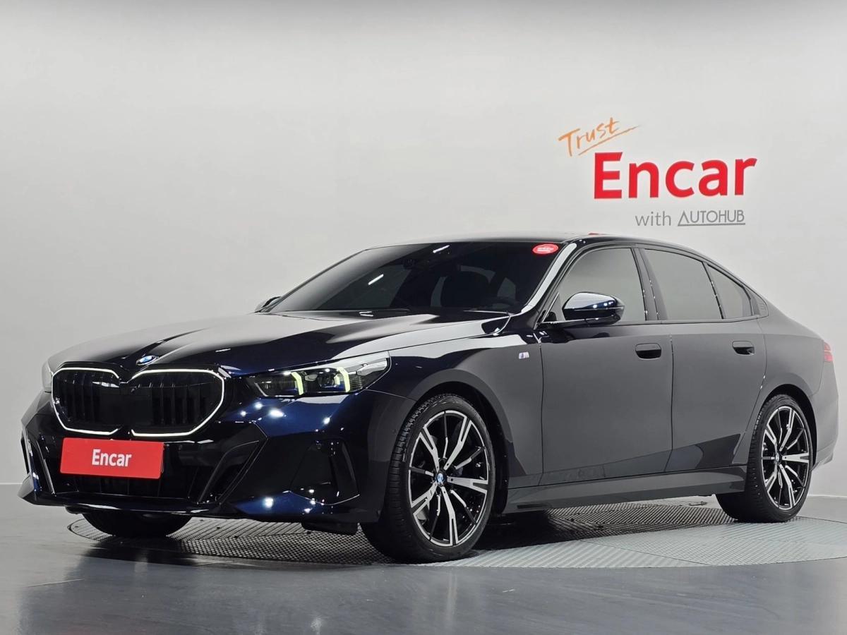 BMW 5-SERIES G60 2025