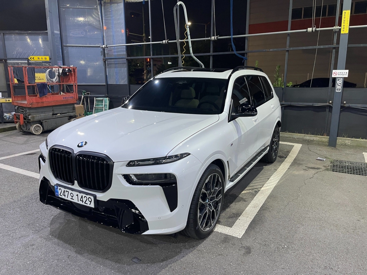 BMW X7 G07 2025