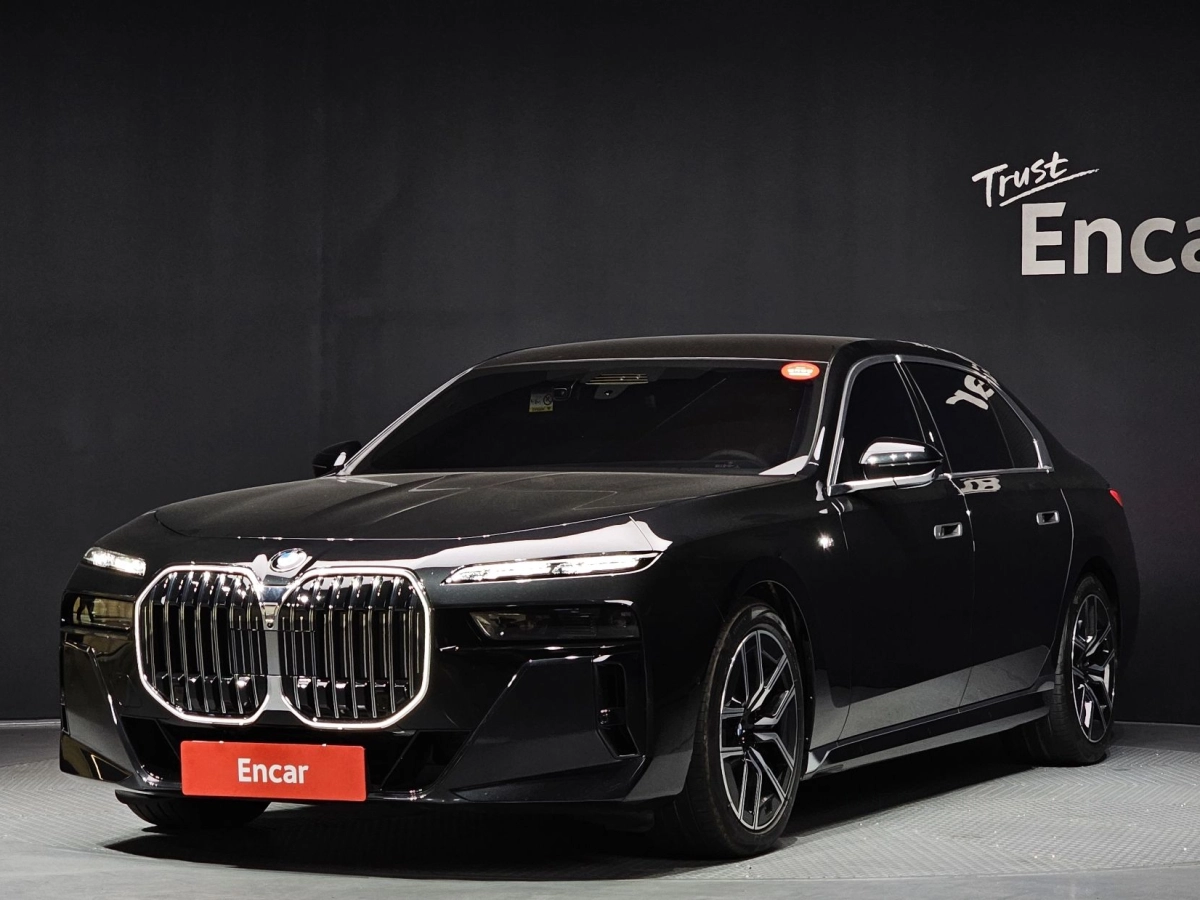 BMW 7-SERIES G70 2025