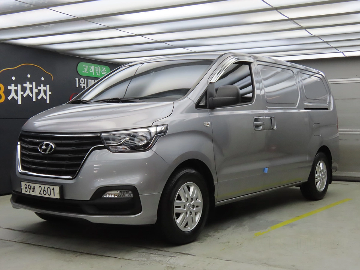 HYUNDAI STAREX GRAND  2021