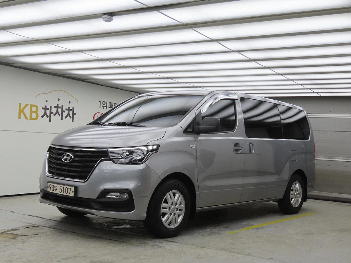 HYUNDAI STAREX GRAND  2021