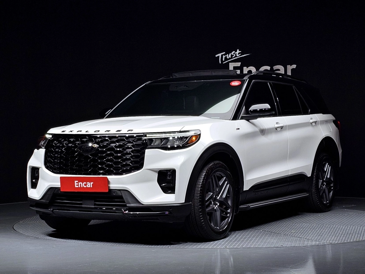 FORD EXPLORER 2025