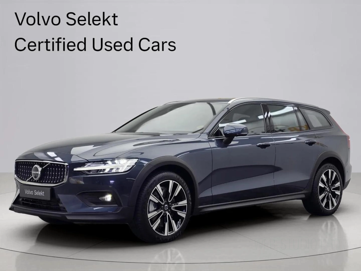 VOLVO V60 CROSS COUNTRY  2024