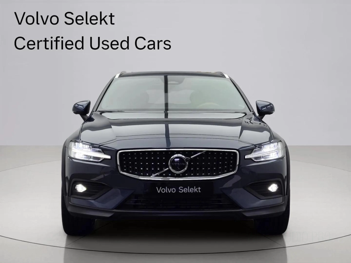 VOLVO V60 CROSS COUNTRY