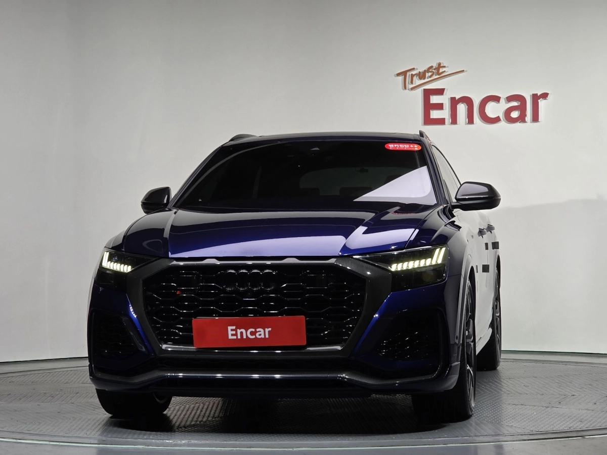 AUDI RSQ8 4M