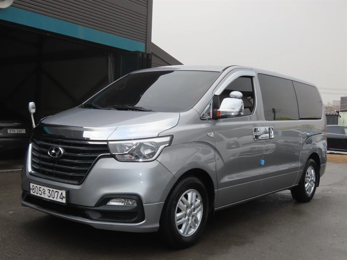 HYUNDAI STAREX GRAND  2021