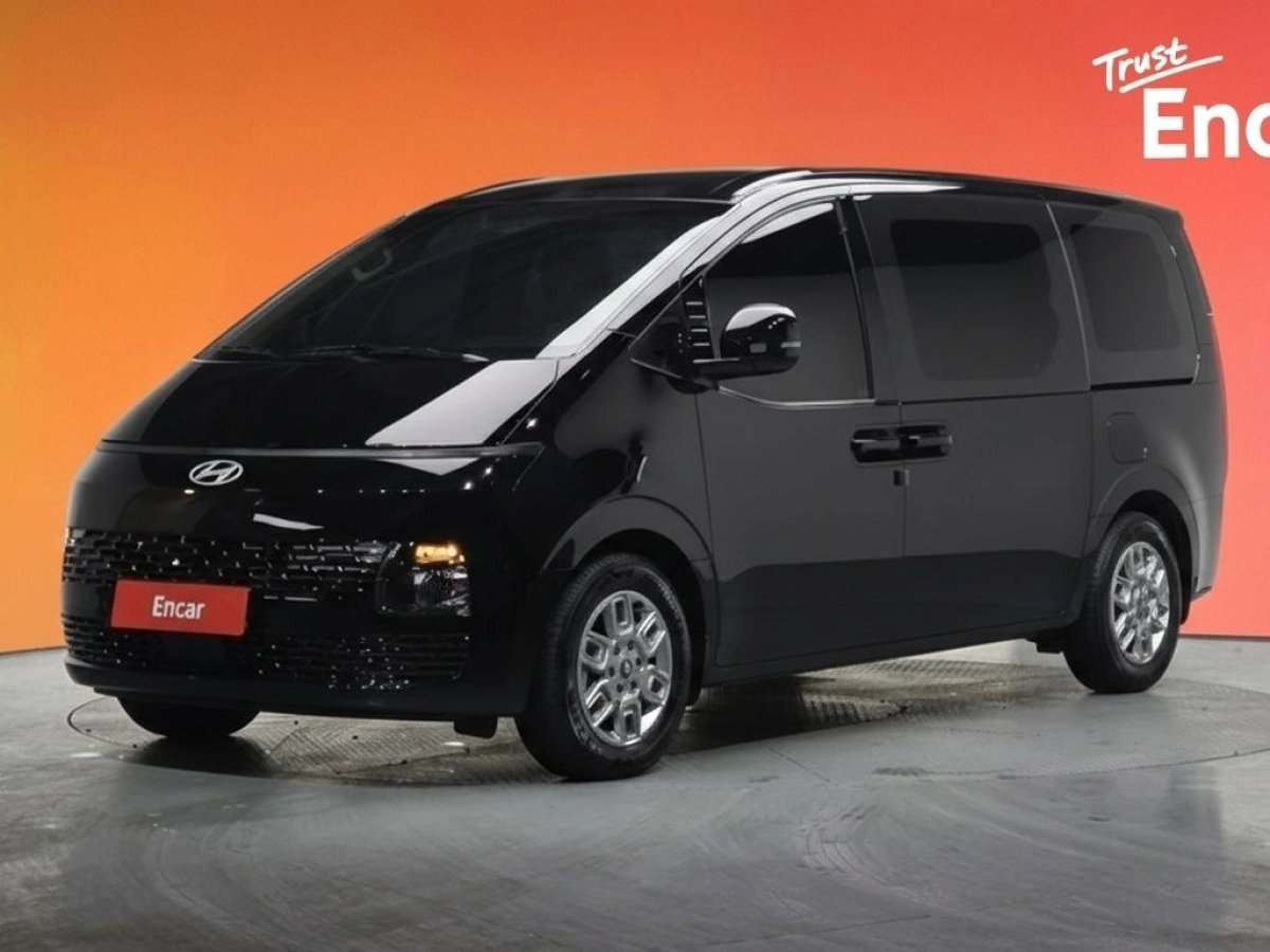 HYUNDAI STARIA 2025