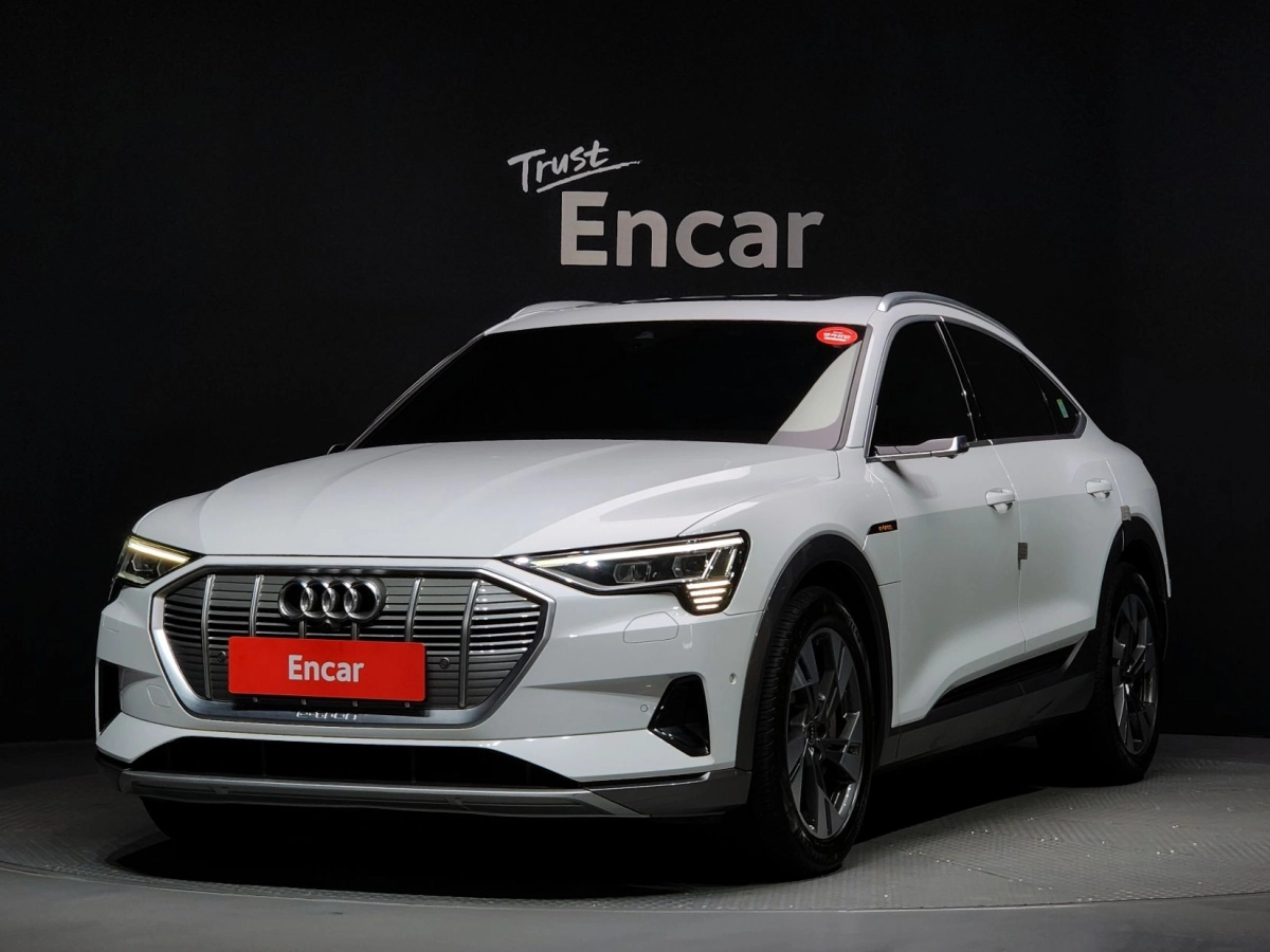 AUDI E-TRON  2021