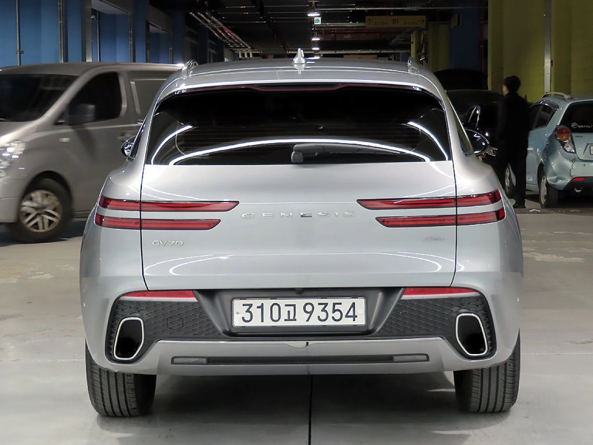 GENESIS GV70