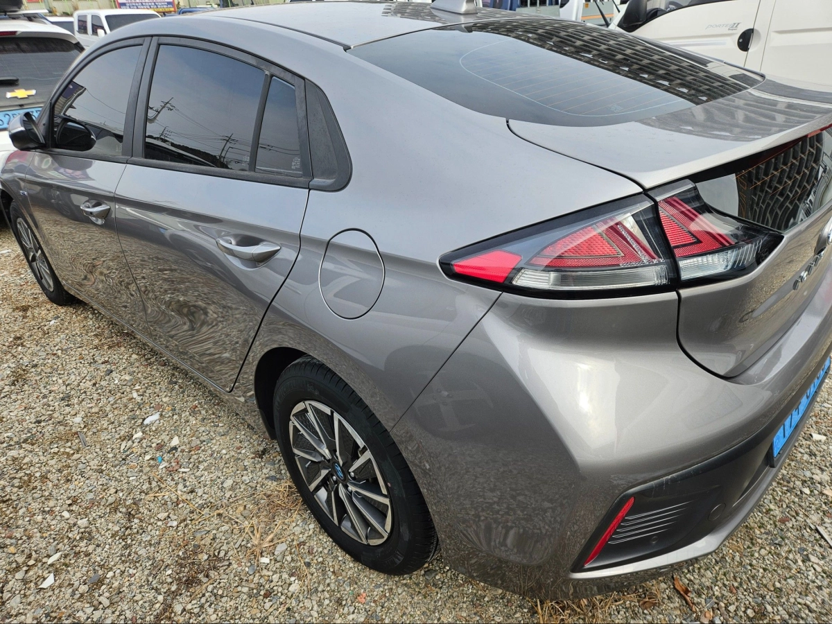 HYUNDAI IONIQ ELECTRIC