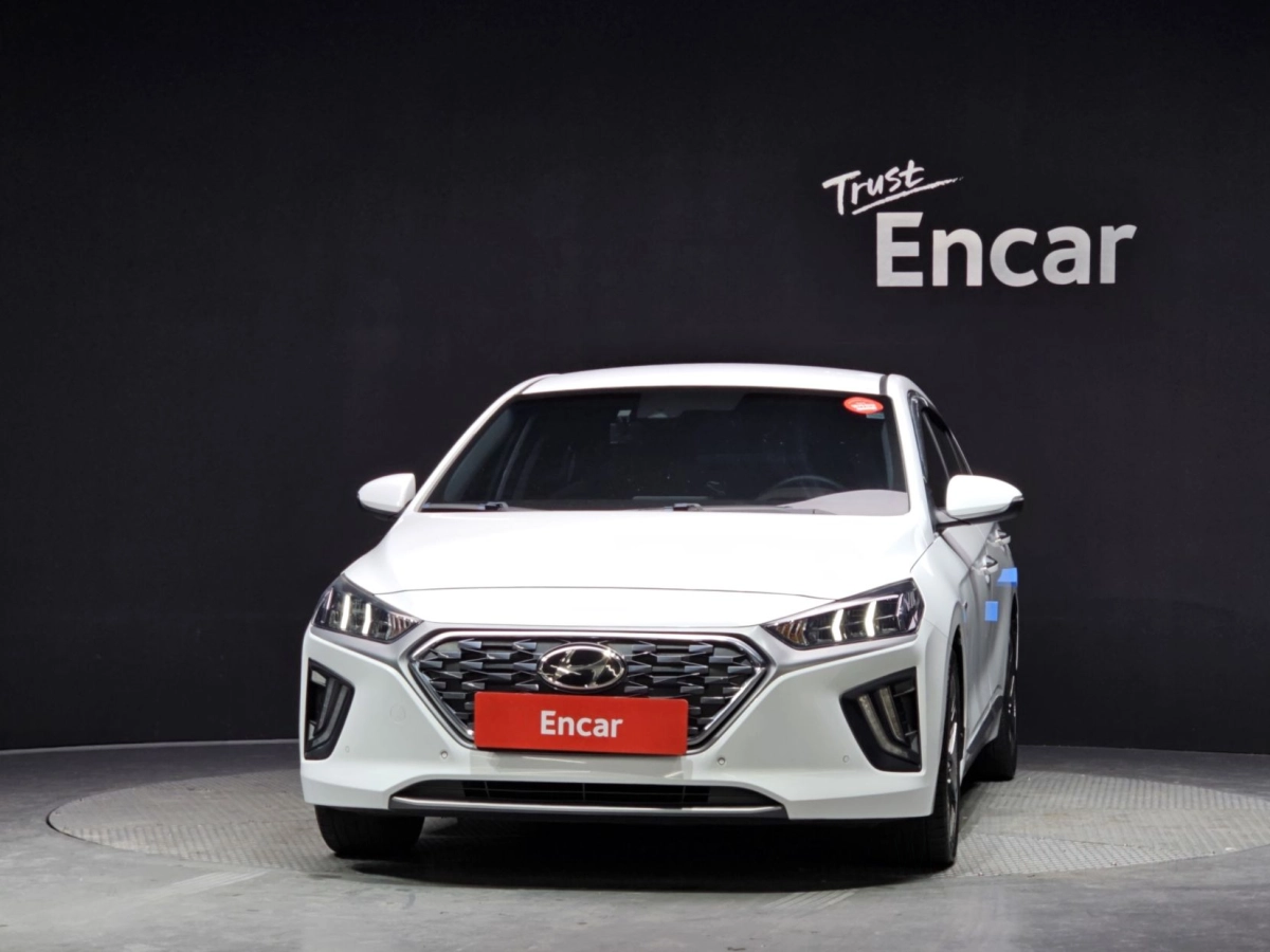 HYUNDAI IONIQ HYBRID